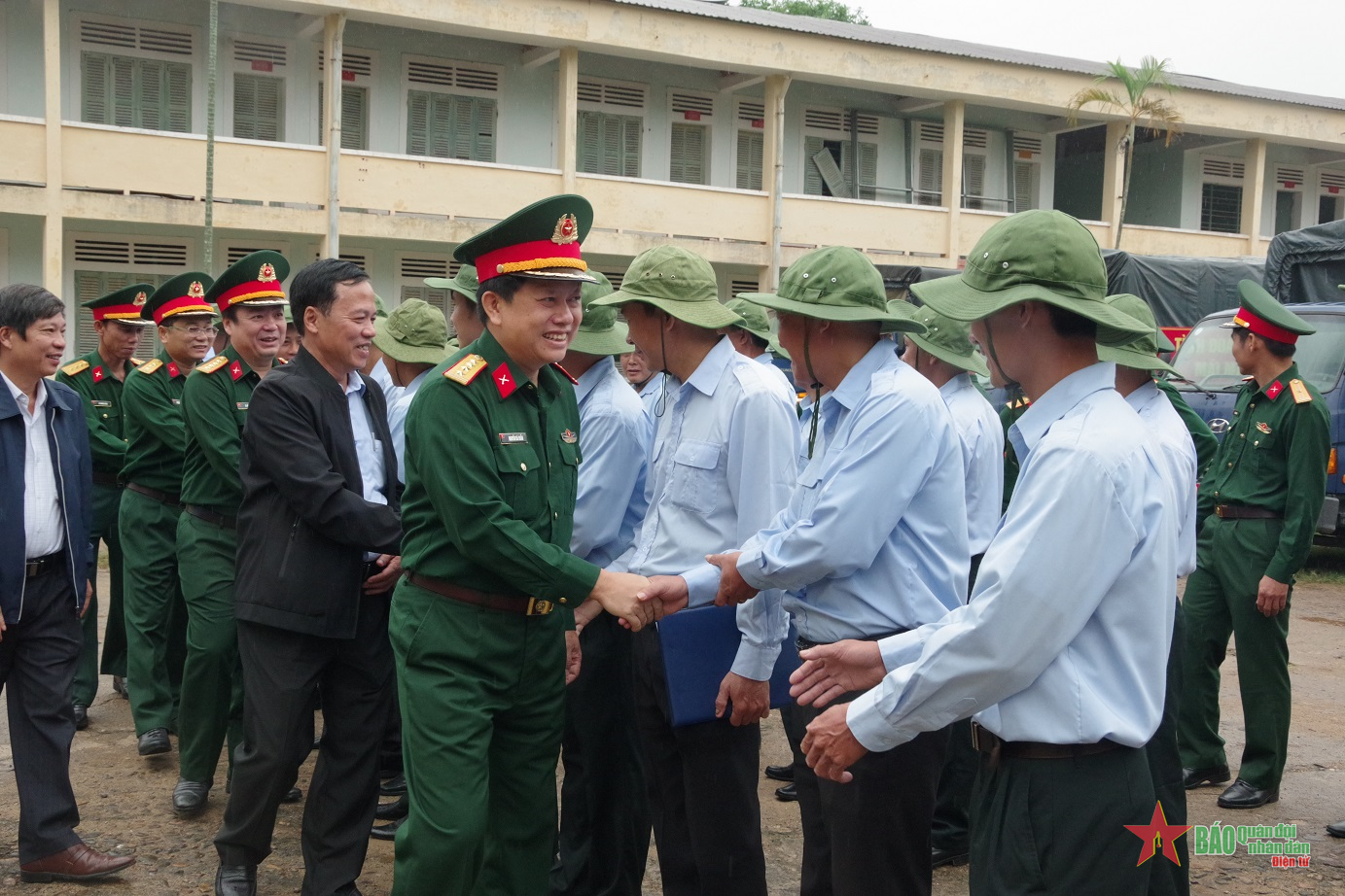 Bộ CHQS tỉnh Quảng Trị xuất quân thực hiện nhiệm vụ quy tập hài cốt liệt sĩ tại Lào